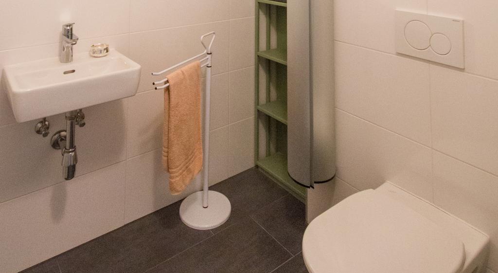 White Premium In Apartment Graz